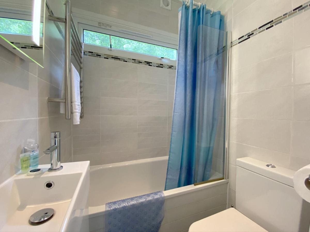 Pass The Keys Gower Beach Staycation Caswell Bay - Sleeps 4 Swansea Esterno foto